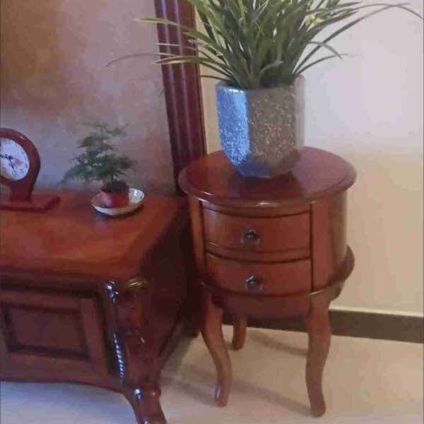 Four-Legged Round End Table - Image 3