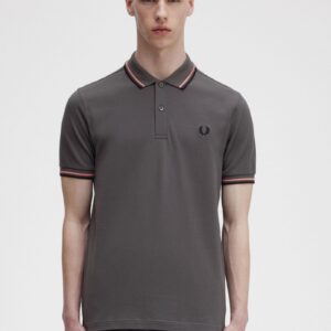 The Fred Perry ShirtM3600 Gunmetal / Coral Heat / Black