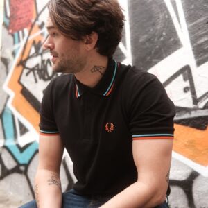 The Fred Perry ShirtM12 Black / Hamburg Sky Blue / Orange Spray Paint