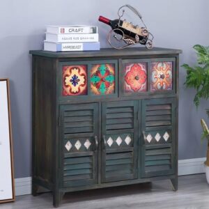 Storage Unit with Three Doors